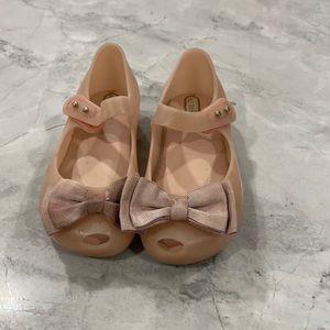 Mini Melissas girls size 9
